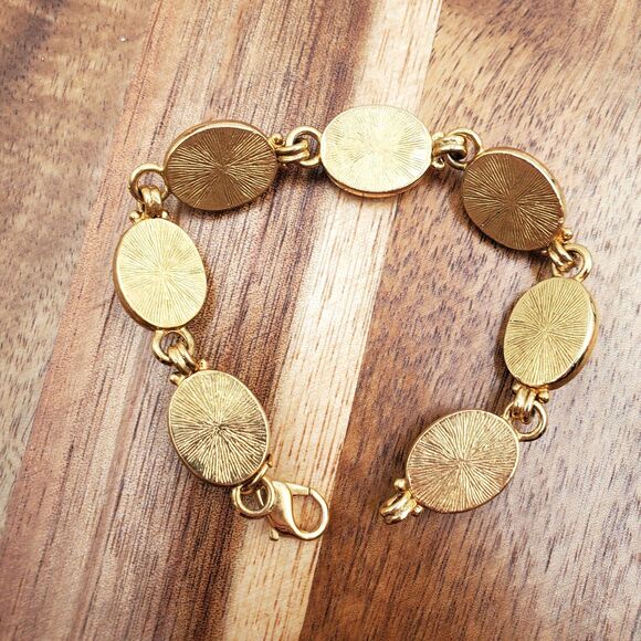 Liz Claiborne Cabochon Link Bracelet Red Faux Coral Gold Tone 7 In Lobster Clasp - Picture 4 of 6